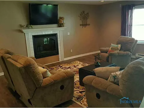 208 Illinois Dr, Bryan, OH 43506 photo 7