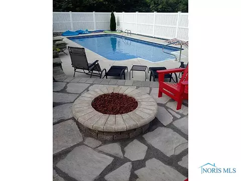 901 Greystone Dr, Bryan, OH 43506 photo 5