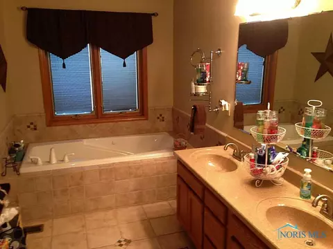 901 Greystone Dr, Bryan, OH 43506 photo 18