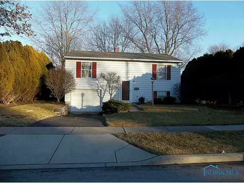 4552 Longfellow Rd, Sylvania, OH 43560 photo 1