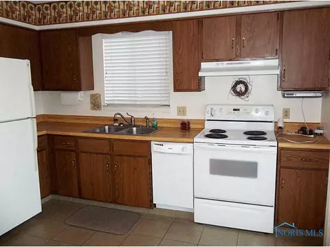 4552 Longfellow Rd, Sylvania, OH 43560 photo 5
