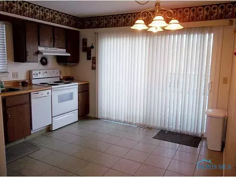 4552 Longfellow Rd, Sylvania, OH 43560 photo 4