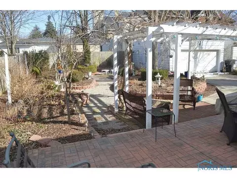 122 N Maple St, Bowling Green, OH 43402 photo 18