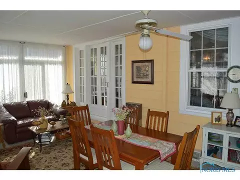 122 N Maple St, Bowling Green, OH 43402 photo 12