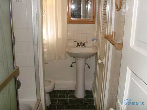 1613 Vance St, Toledo, OH 43607 photo 9