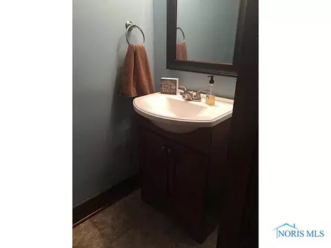 703 Perry St, Defiance, OH 43512 photo 8