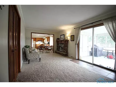 508 E Perry St, Walbridge, OH 43465 photo 8