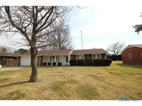 508 E Perry St, Walbridge, OH 43465 photo 1