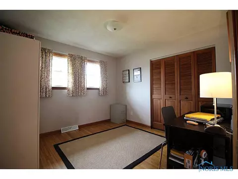 508 E Perry St, Walbridge, OH 43465 photo 11