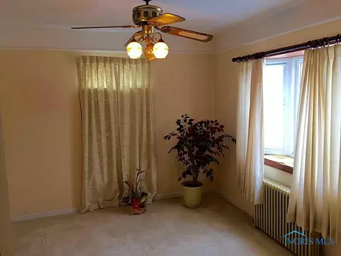 910 Clifton Blvd, Toledo, OH 43607 photo 3