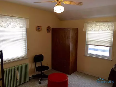 910 Clifton Blvd, Toledo, OH 43607 photo 7