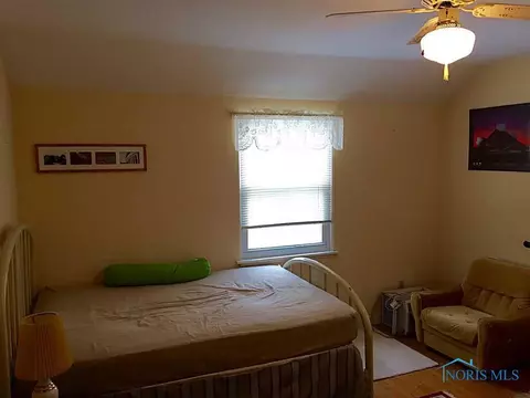 910 Clifton Blvd, Toledo, OH 43607 photo 6