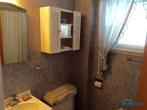 910 Clifton Blvd, Toledo, OH 43607 photo 9
