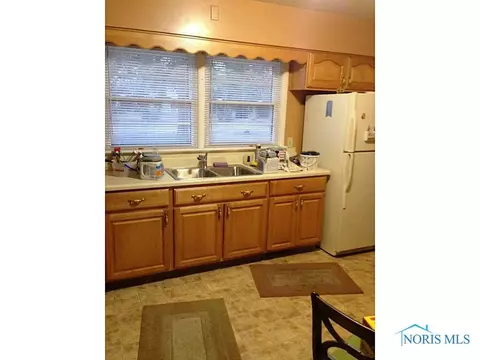 511 Sunny Dr, Bryan, OH 43506 photo 5