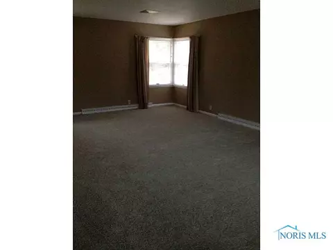 511 Sunny Dr, Bryan, OH 43506 photo 2