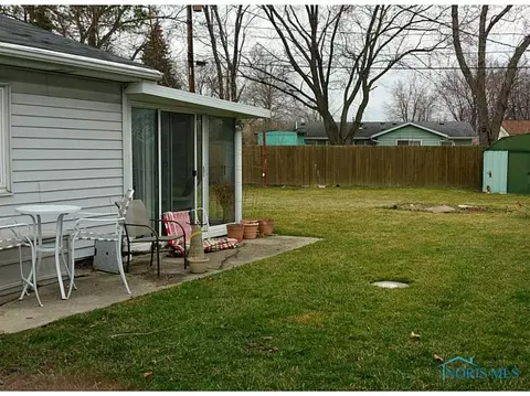 1724 E Benwick Rd, Toledo, OH 43613 photo 2