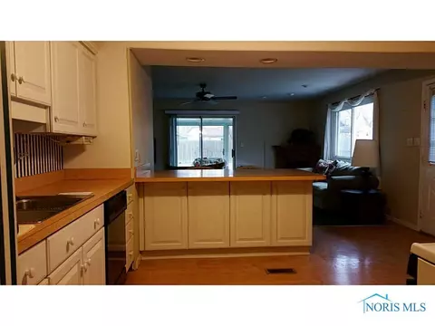 1724 E Benwick Rd, Toledo, OH 43613 photo 6