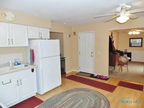 2017 Stengel St, Maumee, OH 43537 photo 9