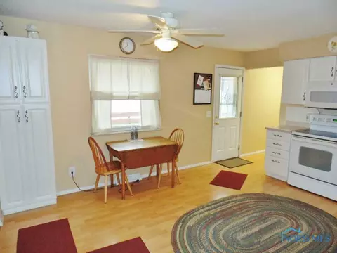 2017 Stengel St, Maumee, OH 43537 photo 8