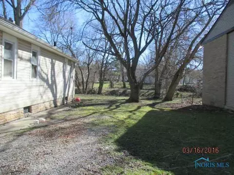 1206 Warwick Ave, Toledo, OH 43607 photo 3