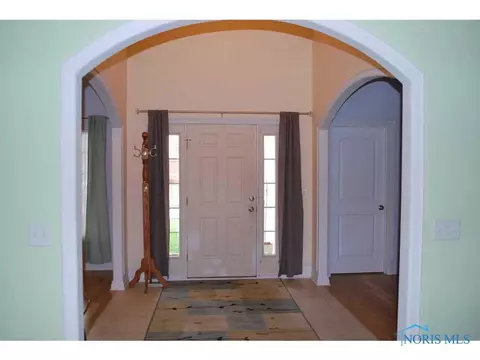 1185 Apache Dr, Wauseon, OH 43567 photo 2