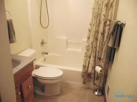 2733 Trimble Rd, Toledo, OH 43613 photo 10