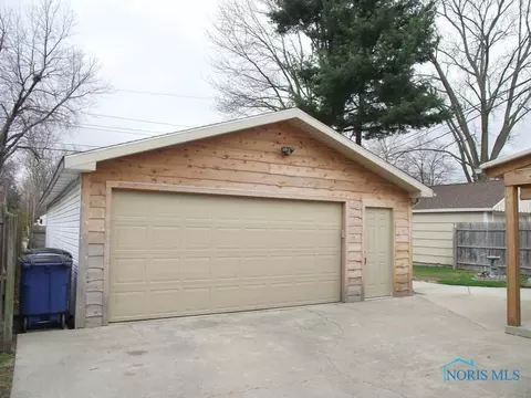 2733 Trimble Rd, Toledo, OH 43613 photo 16