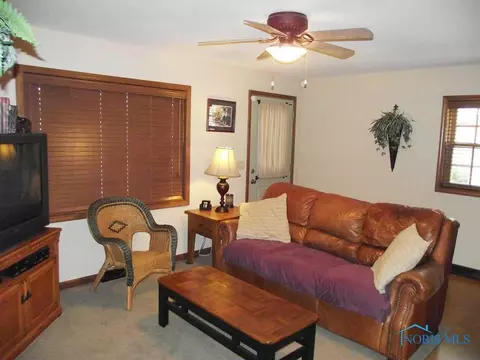 2733 Trimble Rd, Toledo, OH 43613 photo 3