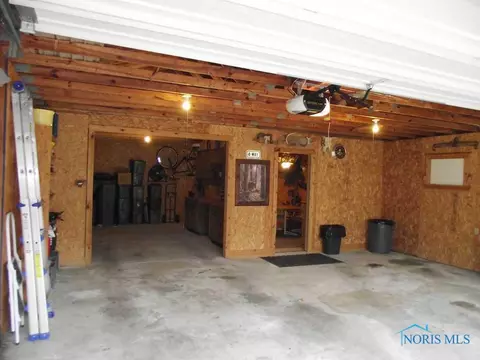 2733 Trimble Rd, Toledo, OH 43613 photo 18