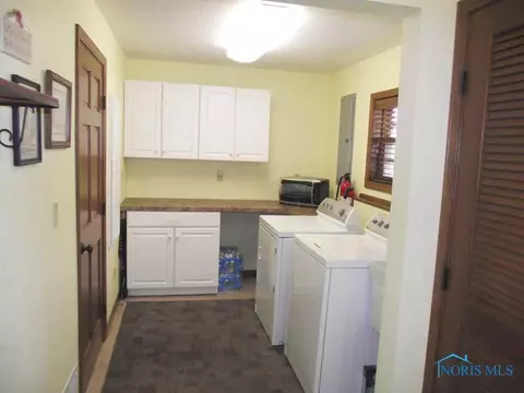 2733 Trimble Rd, Toledo, OH 43613 photo 13