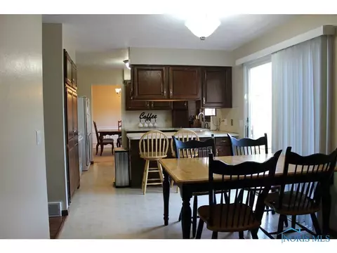 883 Maple Ln, Waterville, OH 43566 photo 4