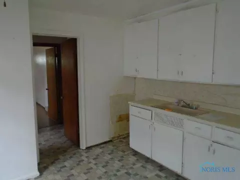 1950 Dorr, Toledo, OH 43607 photo 9
