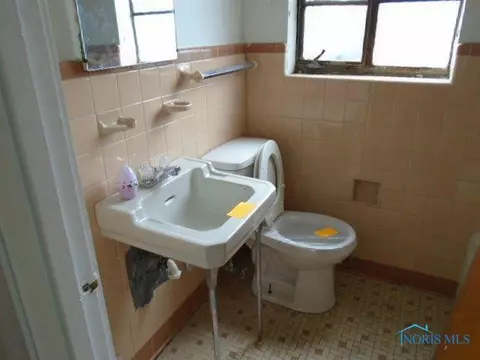 1950 Dorr, Toledo, OH 43607 photo 15
