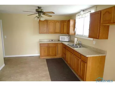 315 W Harrison St, Paulding, OH 45879 photo 2
