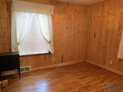 726 Hoover, Paulding, OH 45879 photo 1