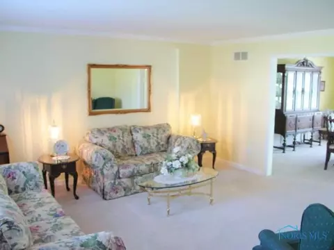 8719 Stone Post Rd, Sylvania, OH 43560 photo 4