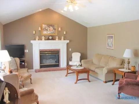 8719 Stone Post Rd, Sylvania, OH 43560 photo 3
