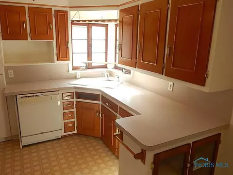 2155 Marlow Rd, Toledo, OH 43613 photo 5