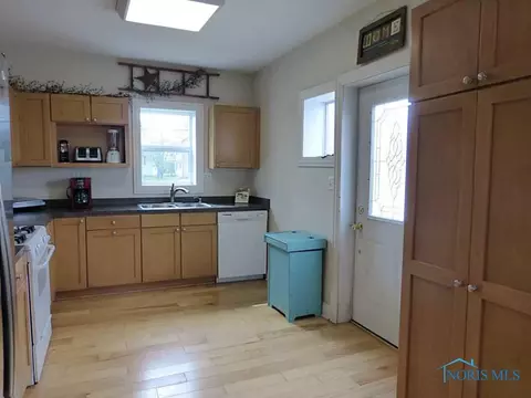 512 S Main St, Bryan, OH 43506 photo 6