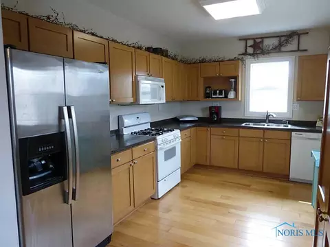 512 S Main St, Bryan, OH 43506 photo 5