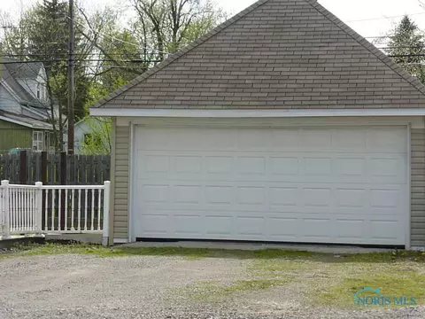 512 S Main St, Bryan, OH 43506 photo 4