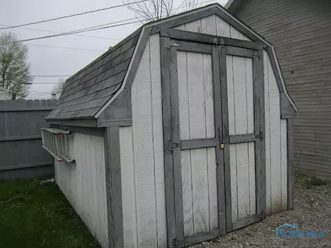 410 S Cherry St, Bryan, OH 43506 photo 3