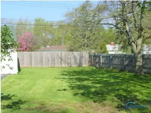 313 Dickens Dr, Toledo, OH 43607 photo 9