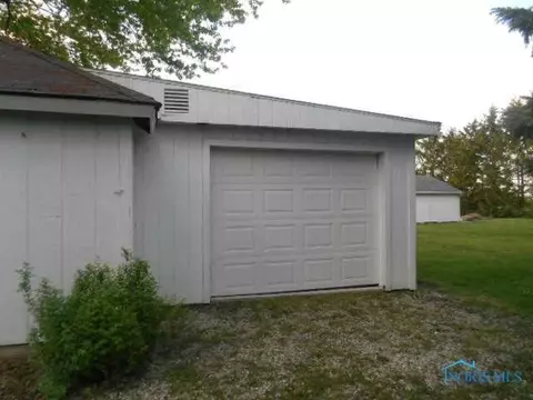 29010 E Broadway St, Walbridge, OH 43465 photo 8