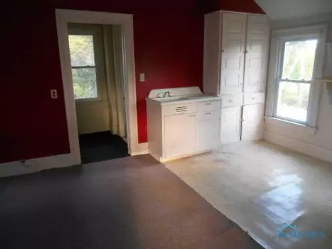 29010 E Broadway St, Walbridge, OH 43465 photo 5