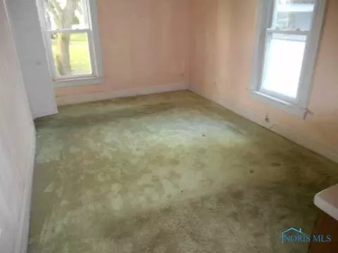 29010 E Broadway St, Walbridge, OH 43465 photo 3