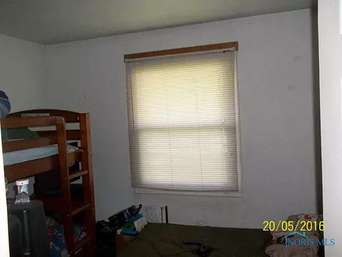 201 Warner St, Walbridge, OH 43465 photo 5