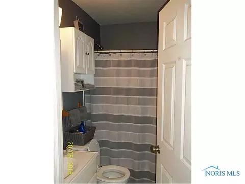 201 Warner St, Walbridge, OH 43465 photo 6
