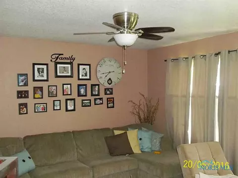201 Warner St, Walbridge, OH 43465 photo 3