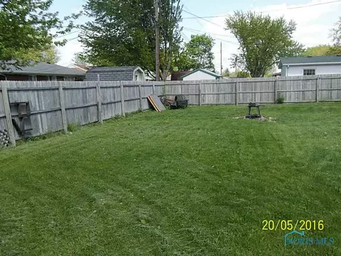 201 Warner St, Walbridge, OH 43465 photo 8
